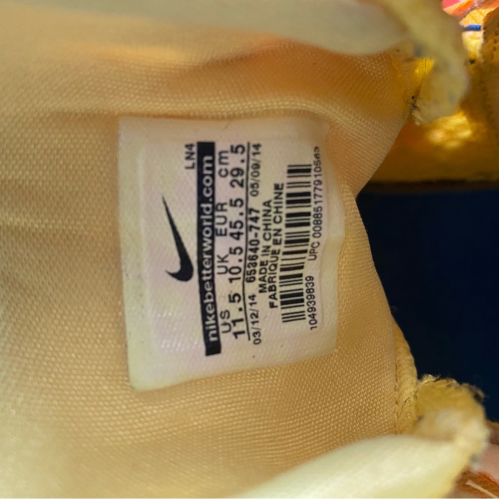 Nike Hyperdunk Shoes - image 3